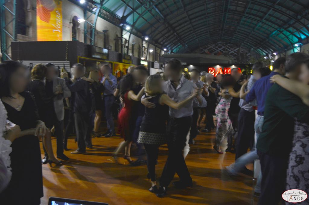 Milonga de Alejandra Sabena en Plaza de Armas. Sevilla
